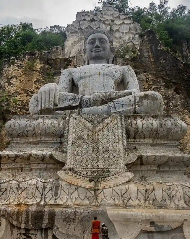 Phnom Sampov Mountain