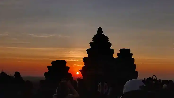 Phnom Bakheng Sunset